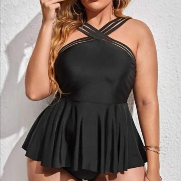 Chic Two Piece Black Swimsuit - Picture 4 of 4